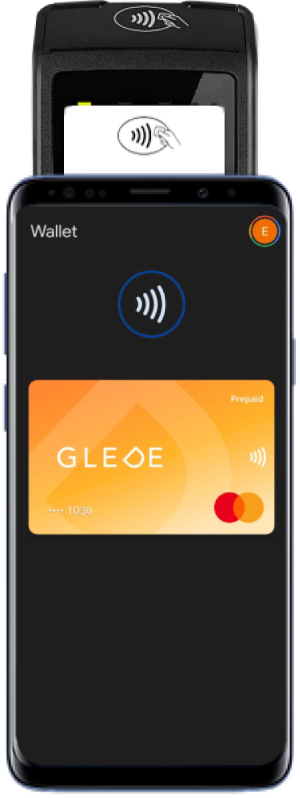 Android-telefon som betalar kontaktlöst med kortterminal